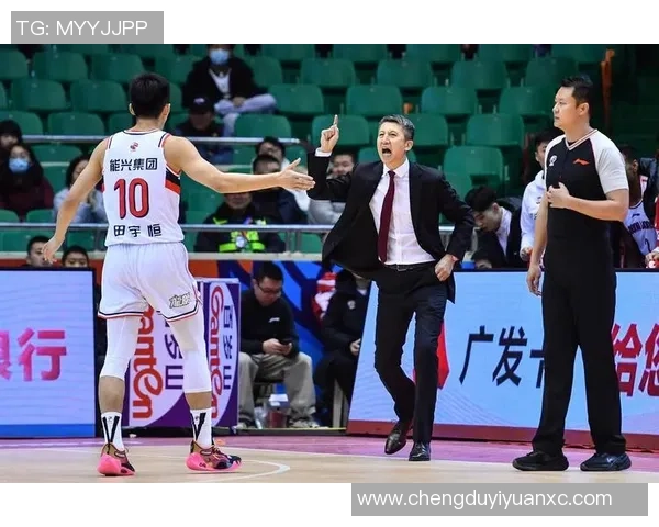 2020年CBA精彩对决新疆队与广州队直播回顾与分析