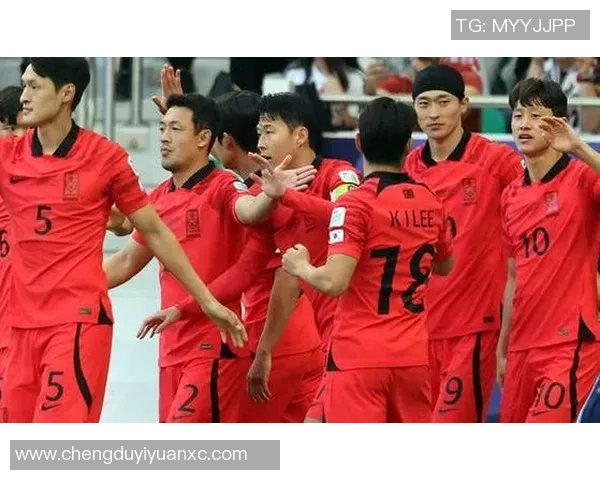 国足迎战韩国孙兴慜领衔的强敌全力争胜展现拼搏精神